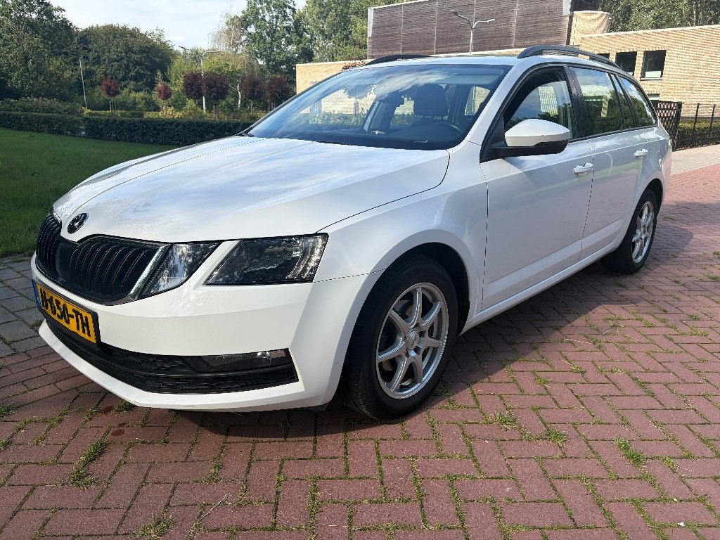 Skoda Octavia 1.2 TSI Greentech 2018/ Nieuwe APK!!, Voorwielaandrijving, Stof, 4 cilinders, 620 kg