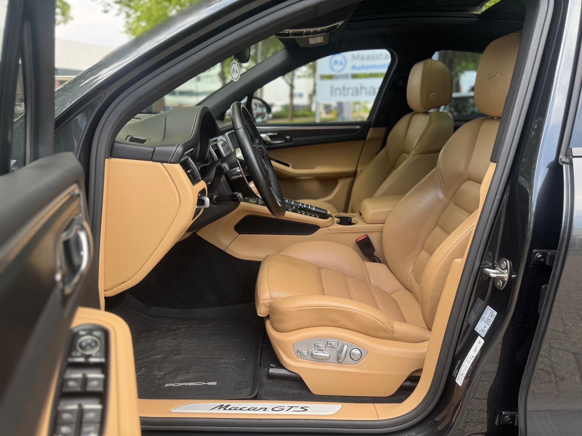 Foto 20 van Porsche Macan 3.0 GTS Burmester ACC Pano Cognac L Chrono Vol