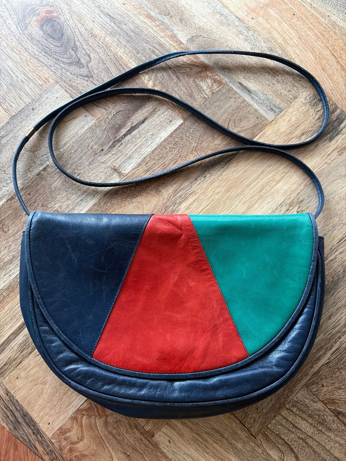 Bally vintage schoudertasje in kleurrijk leer, Ophalen of Verzenden, Gebruikt, Blauw, Schoudertasje