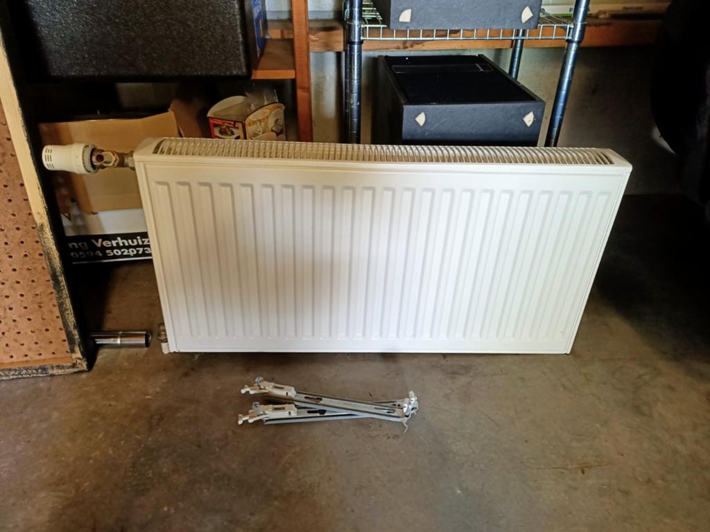 Zgan Dubbele radiator met thermostaatkraan, Doe-het-zelf en Verbouw, Verwarming en Radiatoren, Ophalen, 30 tot 80 cm, Radiator