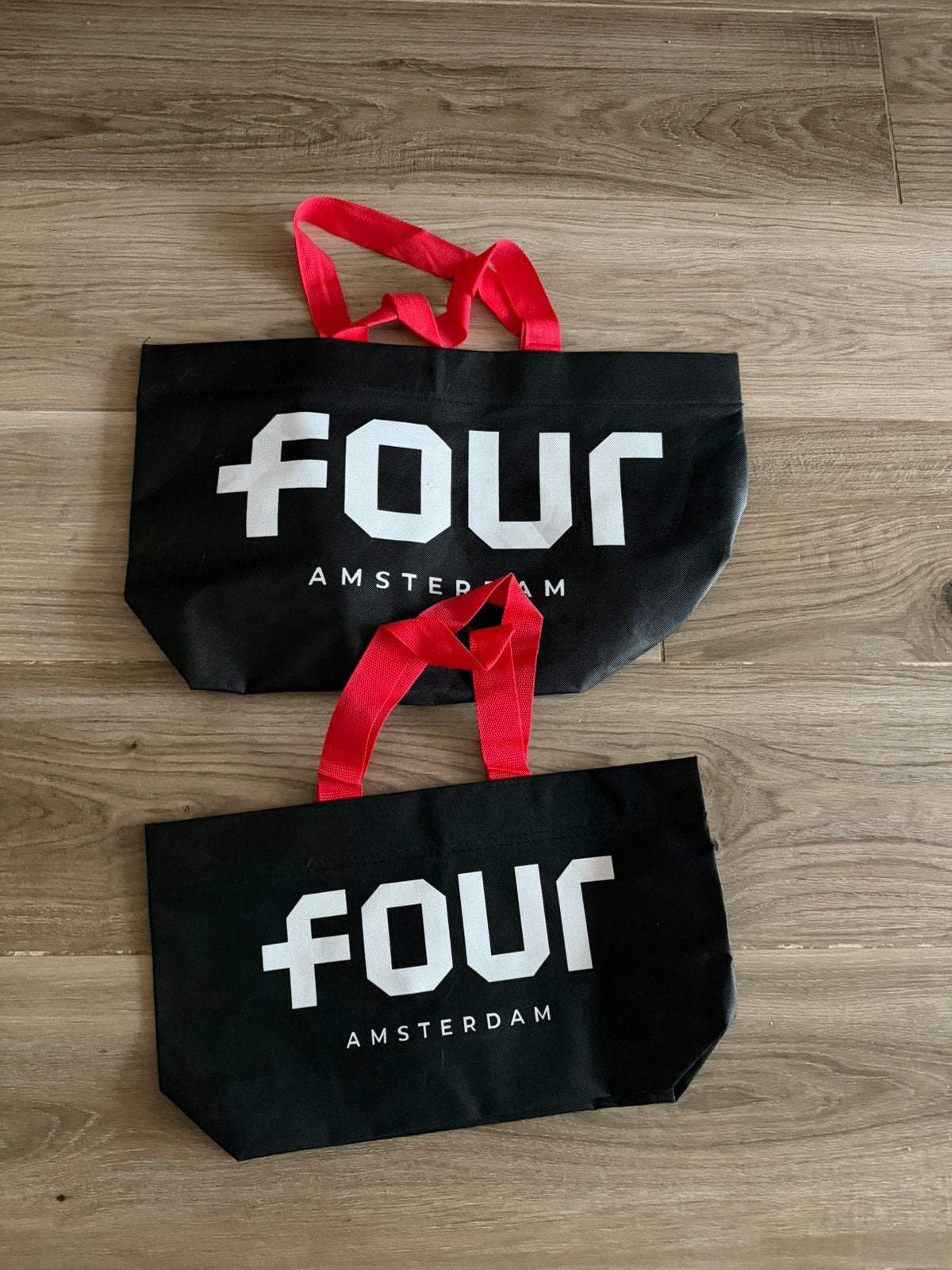 Nieuwe Four Amsterdam tassen., Sieraden, Tassen en Uiterlijk, Ophalen of Verzenden, Zo goed als nieuw