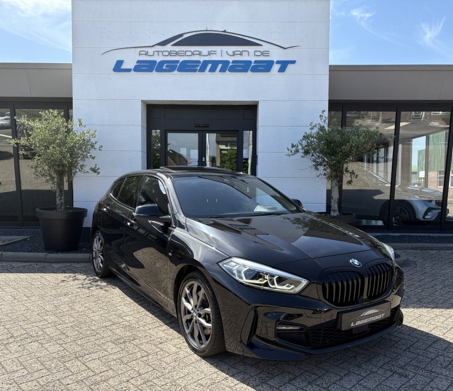 BMW 1-serie 120i M-Sport | Pano | HUD | Trekhaak | Virtual D, Auto's, 1998 cc, 730 kg, Gebruikt, 4 cilinders