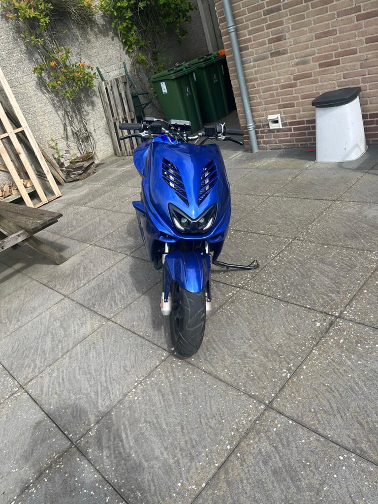 Yamaha Aerox 70cc - Zo goed als nieuw, Ophalen, Tweetakt, Gebruikt, Aerox