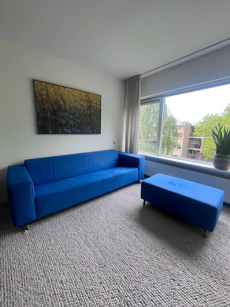 Blauwe 4-zits bank met hocker van Artiduo, Ophalen, Gebruikt, 75 tot 100 cm, Rechte bank