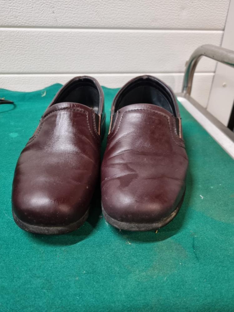heren pantoffels bordeaux rood maat 43, Ophalen of Verzenden, 'T Olde Gre-j, Info@toldegrej.nl, Endepoelstraat 20f Didam