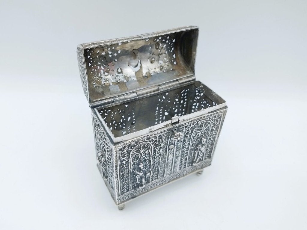 Zilveren knottekistje met apostelen, Schoonhoven, 1891, Antiek en Kunst, Verzenden, Zilver