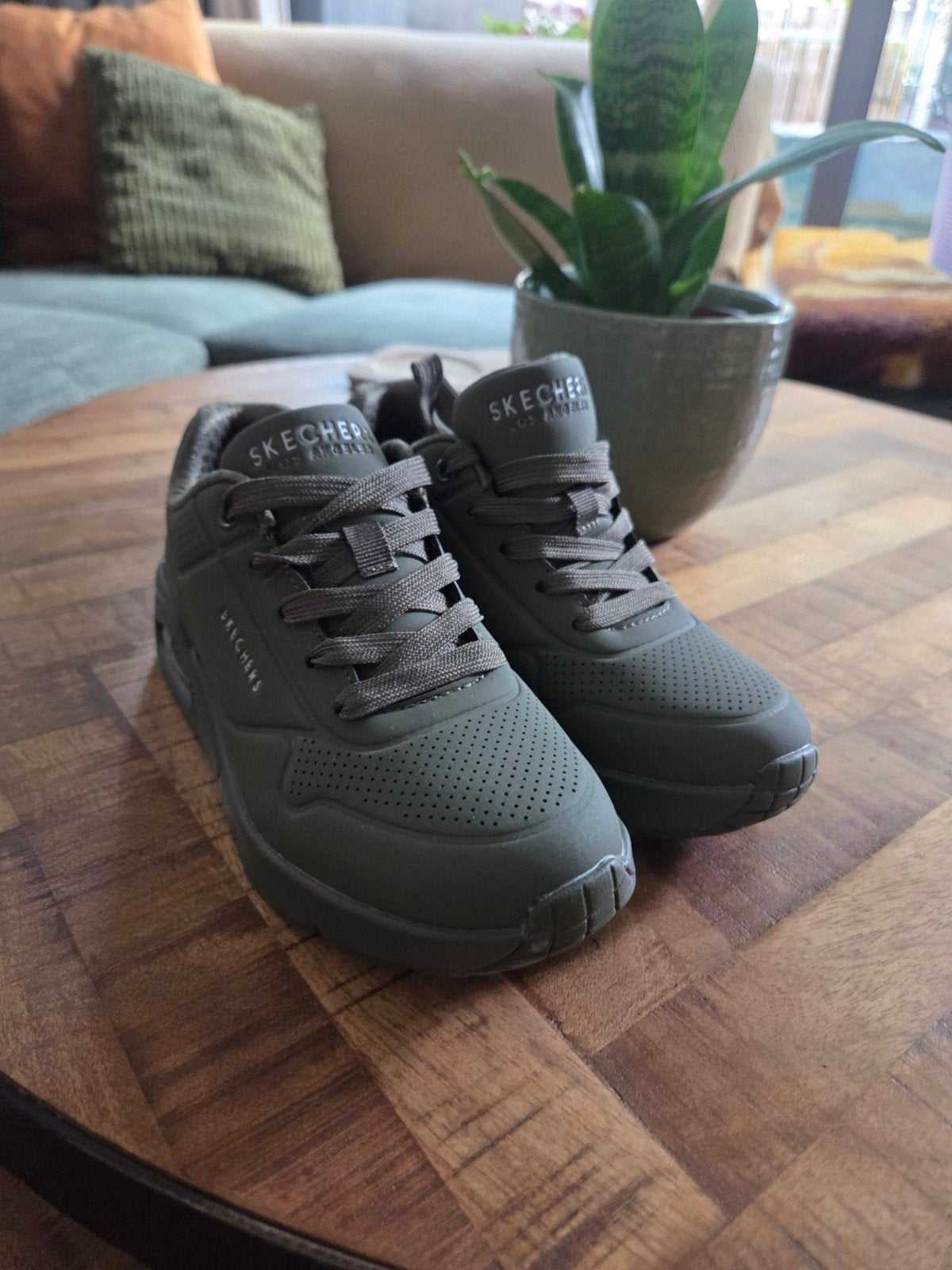 Skechers Sneakers Jongens - Donkergroen - Maat 33, Kinderen en Baby's, Kinderkleding | Schoenen en Sokken, Ophalen, Zo goed als nieuw