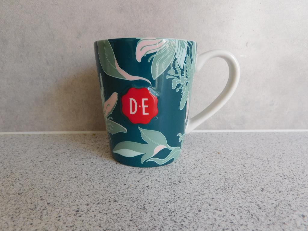 Mok 260 ml. Passie Caroline v.d. Pelt Douwe Egberts, Ophalen of Verzenden, Zo goed als nieuw, Overige stijlen, Kop(pen) en/of Schotel(s)