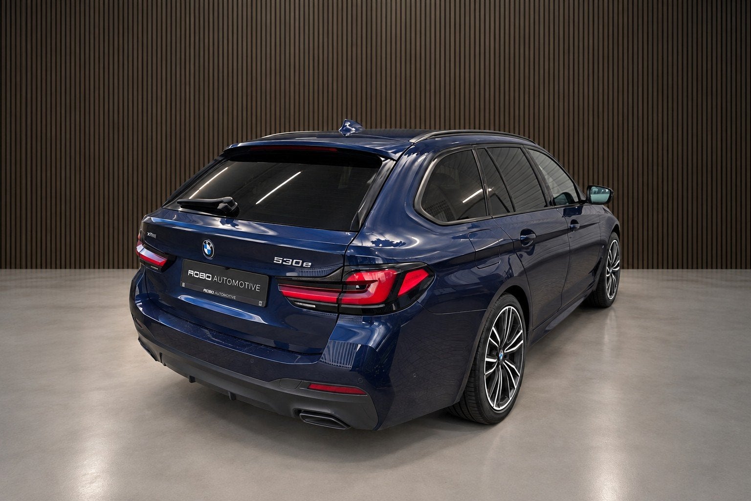 BMW 5 Serie Touring 530e xDrive Business Edition Plus M Spor, Auto's, 1998 cc, 1935 kg, Gebruikt, Euro 6