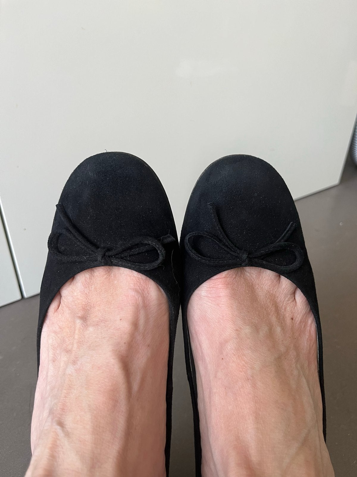 Fred de la Bretoniere zwarte suède pumps - maat 40, Ophalen of Verzenden, Gedragen, Zwart, Pumps