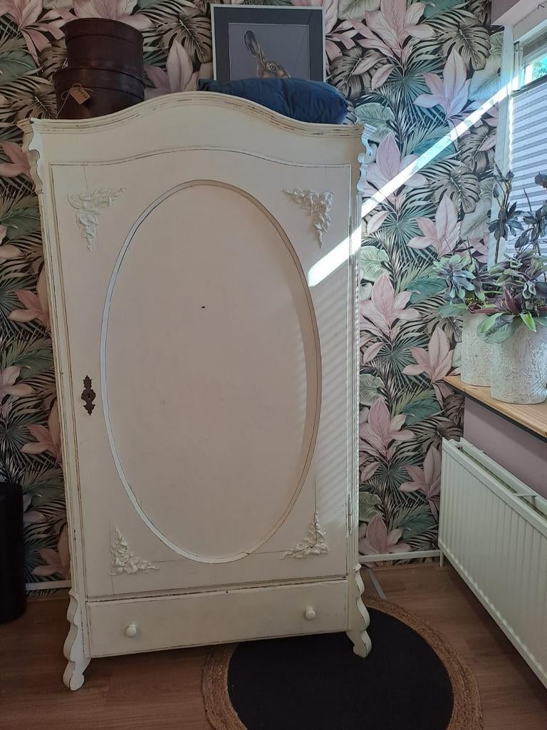 Antieke linnenkast / kledingkast, crème wit, brocante stijl, Ophalen