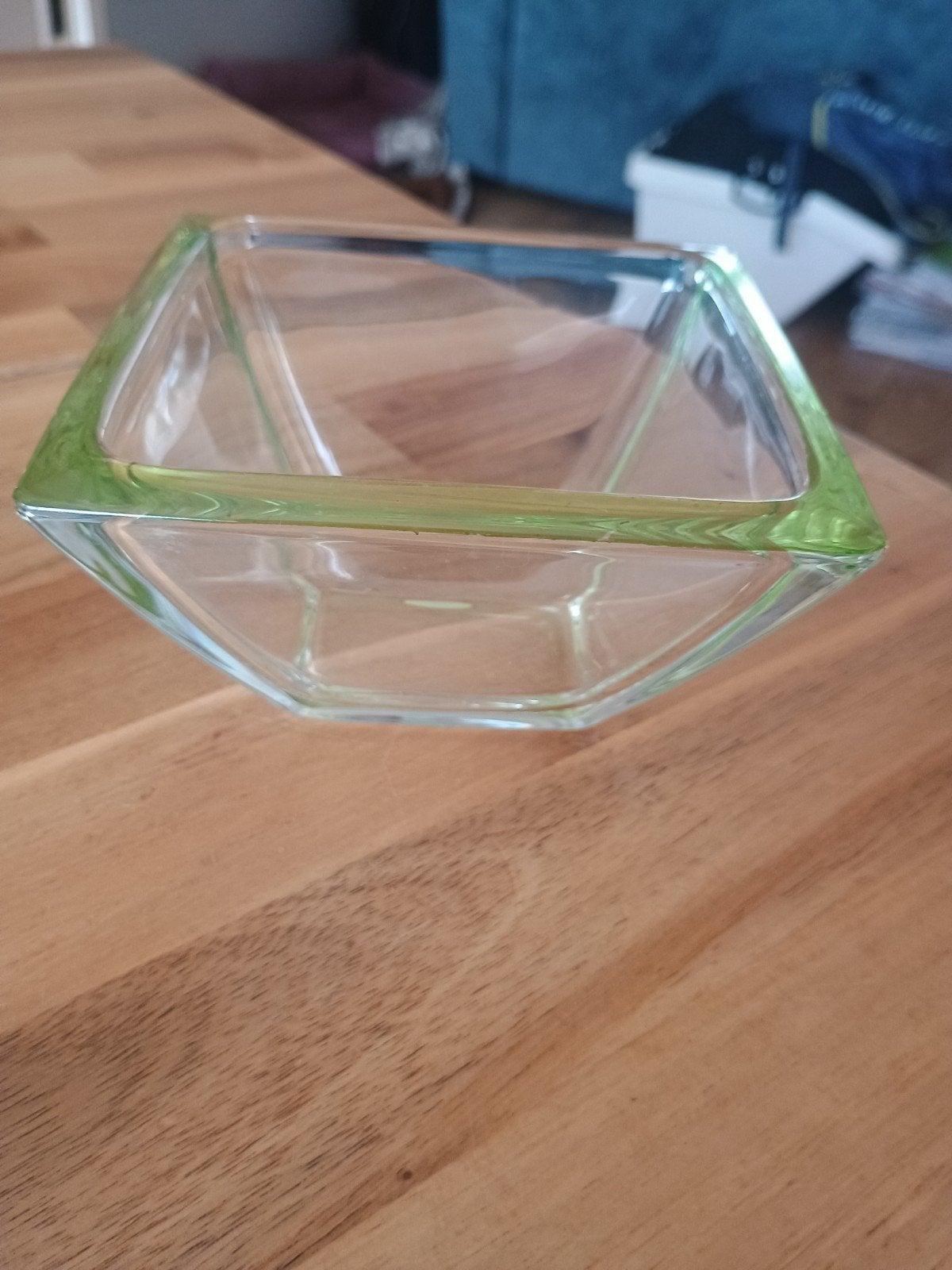 Leuk groen schaaltje voor nootjes of snacks, Huis en Inrichting, Gebruikt, Schaal, Vierkant, Ophalen of Verzenden