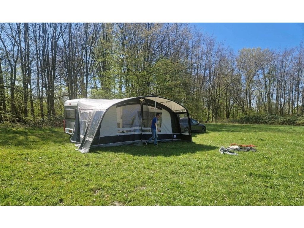 Bürstner Averso Fifty 460 TS Airco! Mooie tent fr b, Caravans en Kamperen, Caravans, Rondzit, Bedrijf, 750 - 1000 kg, 4 tot 5 meter