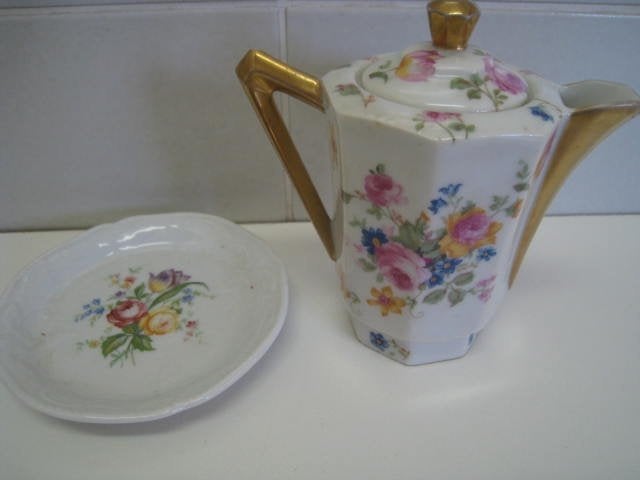 Limoges melkkan en bordje, maten melkkan 11 x 6,5cm., Antiek en Kunst, Antiek | Porselein, Ophalen of Verzenden