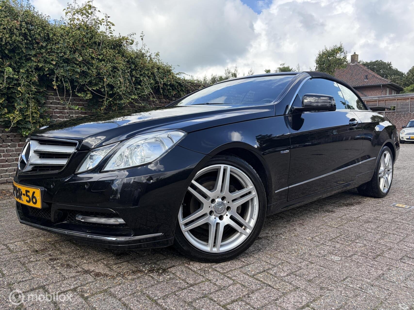Mercedes E-klasse Cabrio 200 CGI Elegance AUTOMAAT / LEDER, Euro 5, Achterwielaandrijving, Zwart, 4 cilinders