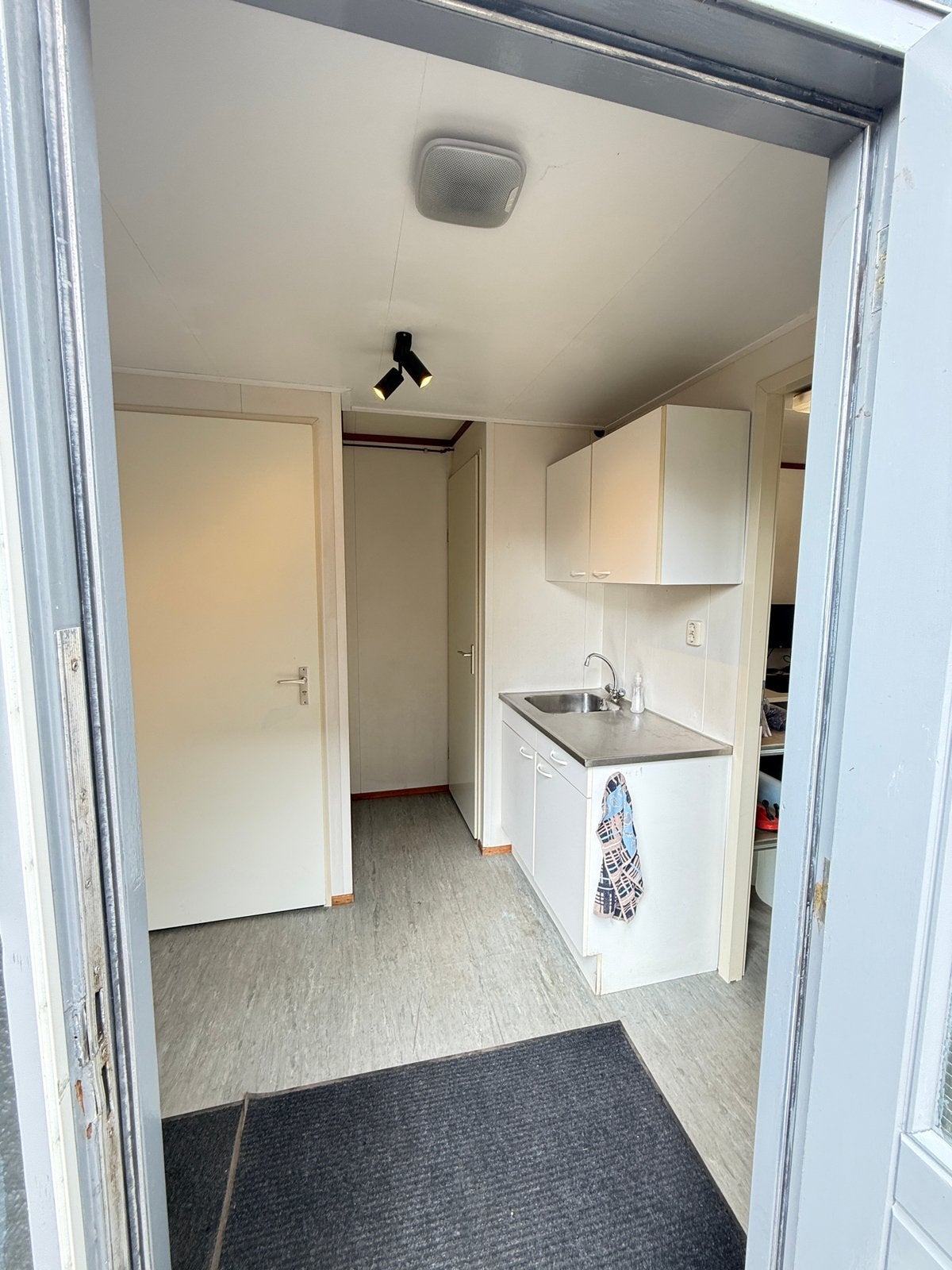 Nette en complete bouwkeet/kantoorunit van 10 × 3 meter, Ophalen, Gebruikt
