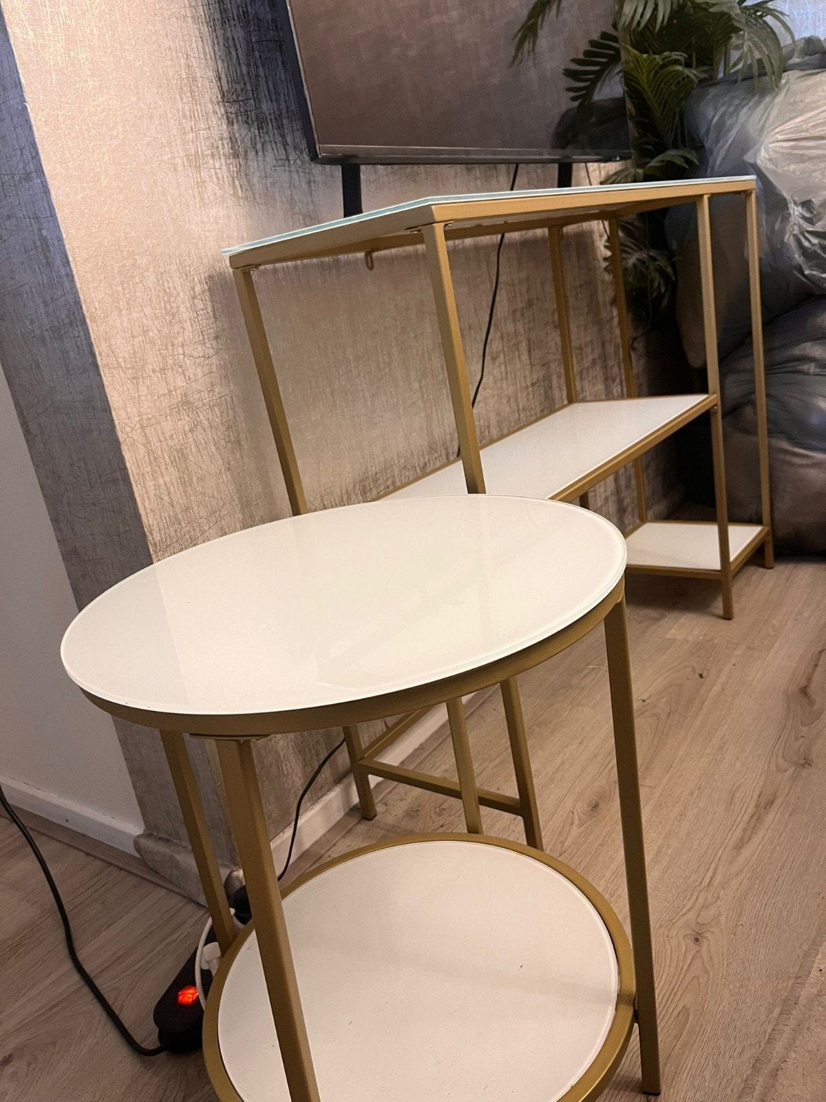 Gouden console tafel met 2 ronde bijzettafels, Modern, Luxe, Glamour, Metaal of Aluminium, Ophalen of Verzenden, Zo goed als nieuw