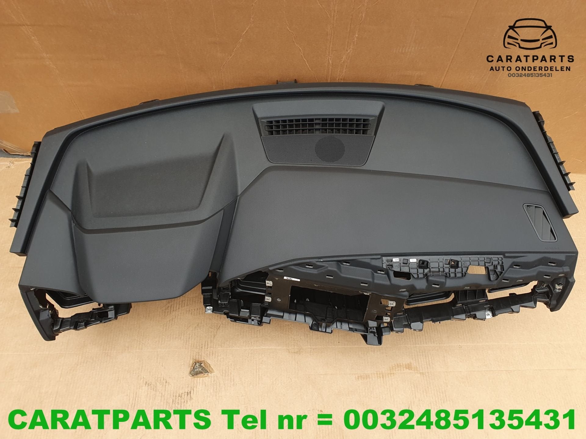 89B857001 Audi Q4 dashboard Q4 e-tron dashboard q4 e-tron, Gebruikt, AUDI AG, Auto-Union-Strasse 1
85045  Ingolstadt, DE, Kundenbetreuung@audi.de