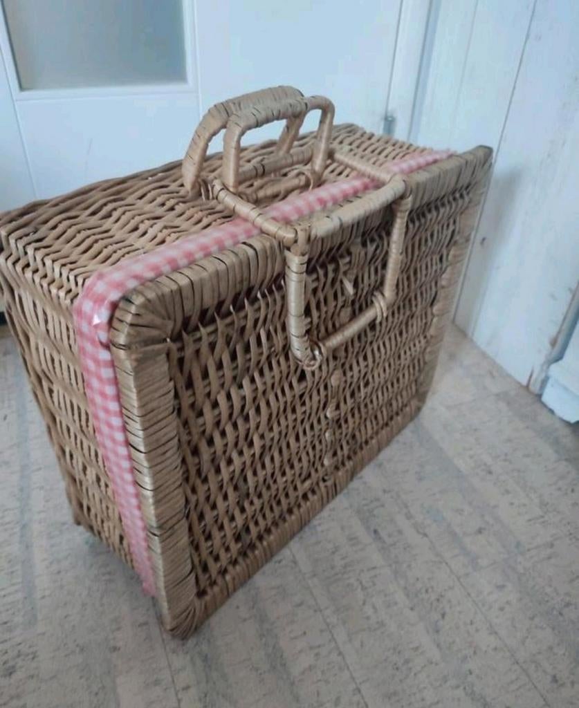Vintage rieten koffertje mand picknickmand  42 x 32 x 15, Ophalen of Verzenden