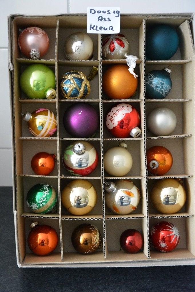 Kerstballen gekleurd Doos 19, Diversen, Ophalen of Verzenden, Zo goed als nieuw