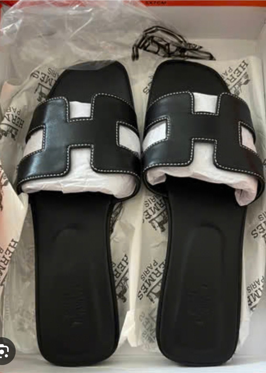 Hermes Slippers - Zwart - Maat 38, Kleding | Dames, Ophalen of Verzenden, Zo goed als nieuw, Zwart, Slippers