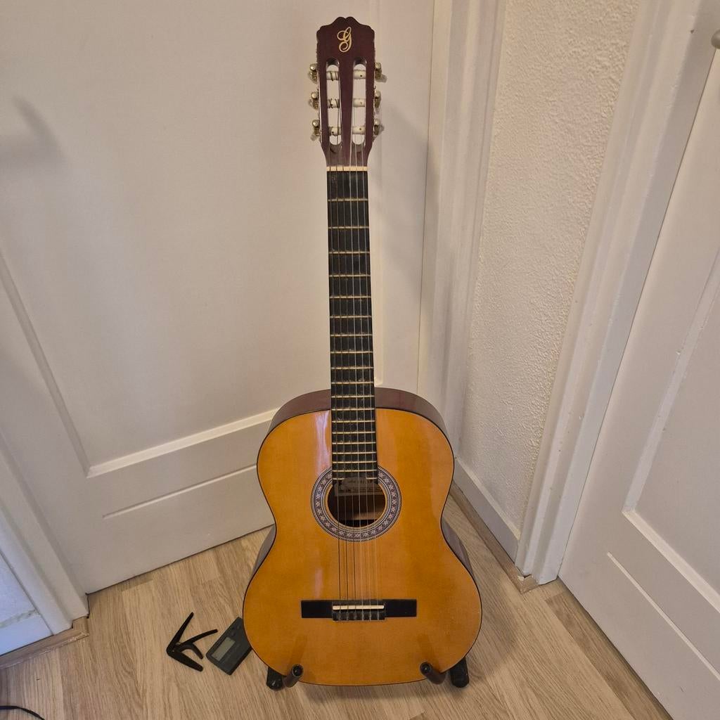 Klassieke gitaar met standaard, capo en stemmer., Ophalen, Zo goed als nieuw, Klassieke of Spaanse gitaar
