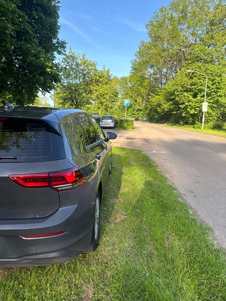 Golf 8  1.0/2021/met zij schade, Auto diversen, Volkswagen, Handgeschakeld, Ophalen of Verzenden, Zilver of Grijs