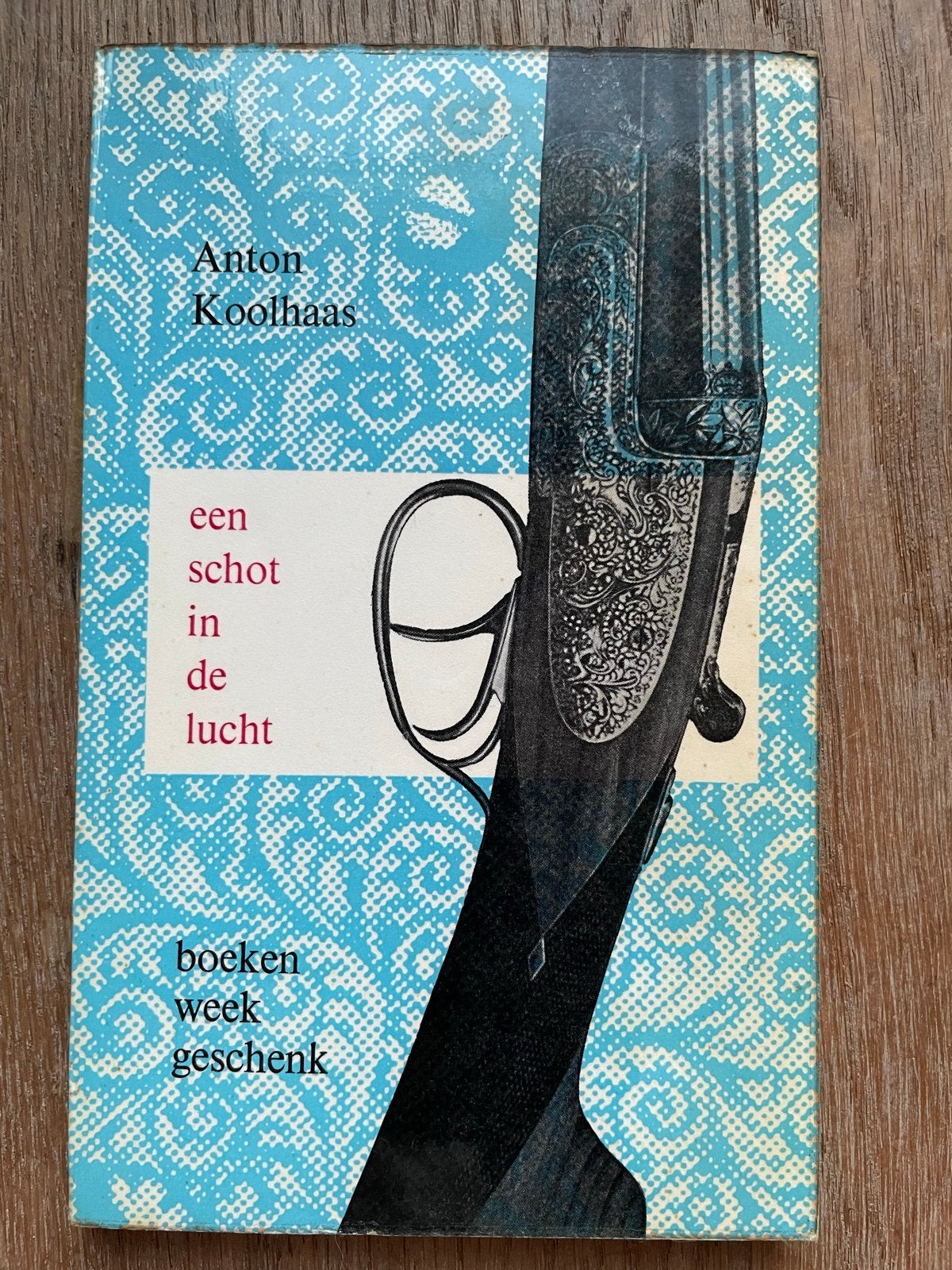 Anton Koolhaas - Een schot in de lucht, Ophalen of Verzenden, Gelezen
