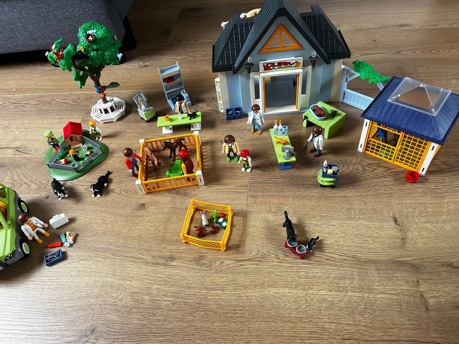 Playmobil Dierenkliniek en Dierenarts met terreinwagen, Ophalen of Verzenden, Gebruikt, Jongen of Meisje