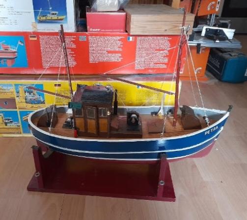 Zeer mooie rc kotter Petra ( voorheen Antje), Hobby en Vrije tijd, Modelbouw | Boten en Schepen, Ophalen, Zo goed als nieuw, Groter dan 1:32