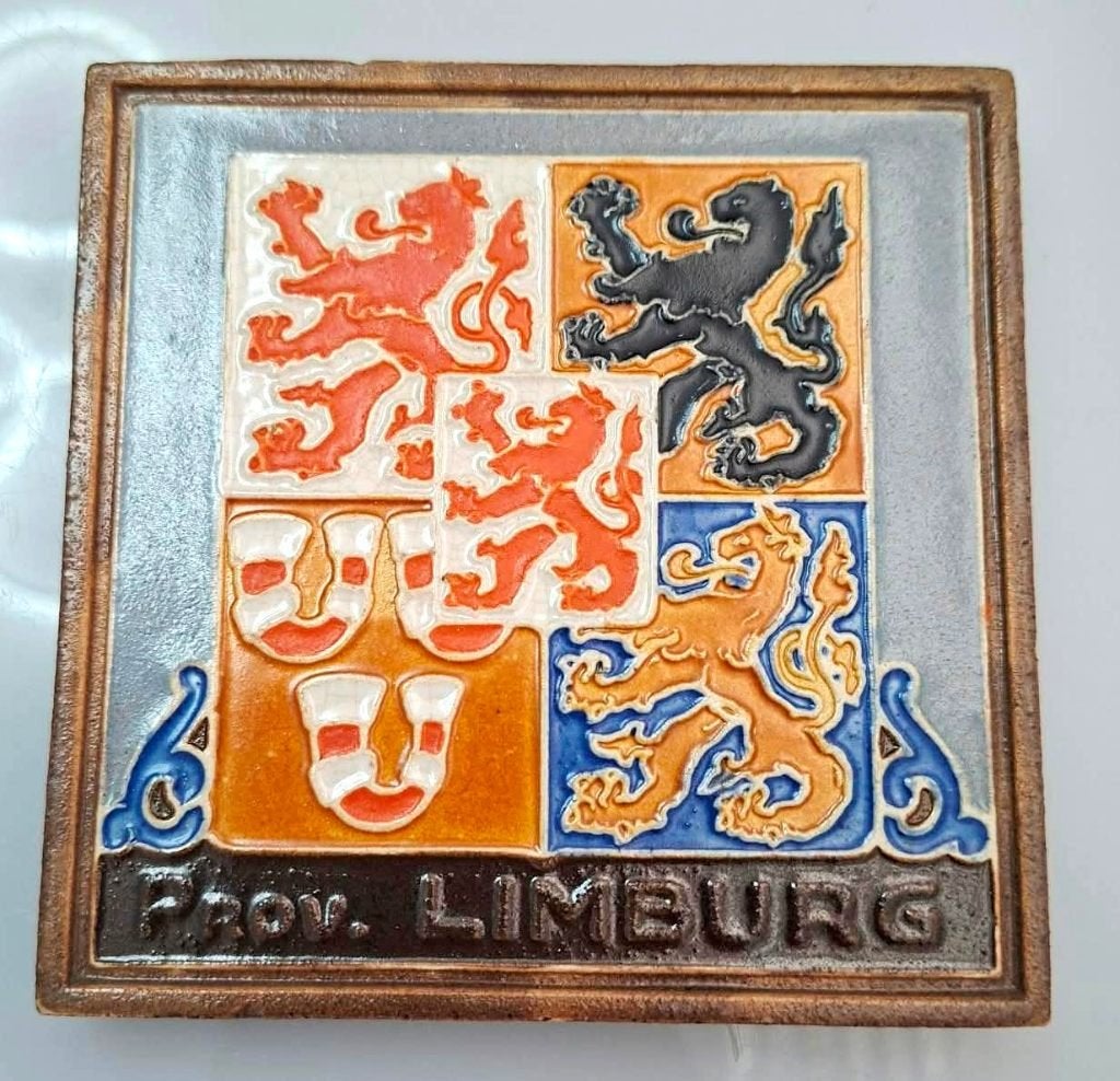 Prachtige Westraven Cloisonne Tegel Prov. Limburg, Ophalen of Verzenden
