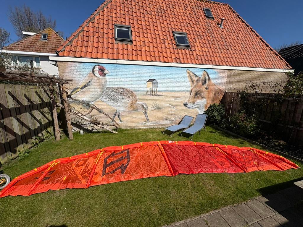 Kite set, North 11/ Lieuwe Awesome board/ Mystic harnas M, Ophalen of Verzenden, Zo goed als nieuw, 11 m², Kitesurf-set