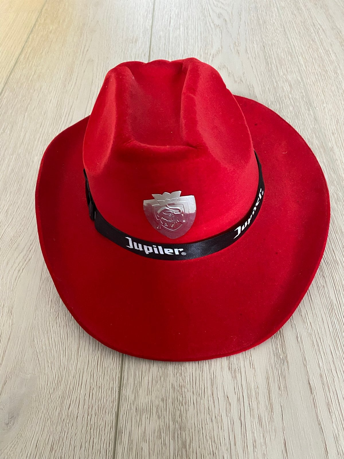 Rode Jupiler Hoed - Perfect voor Feestjes en Evenementen, Ophalen of Verzenden, Zo goed als nieuw, One size fits all, Hoed