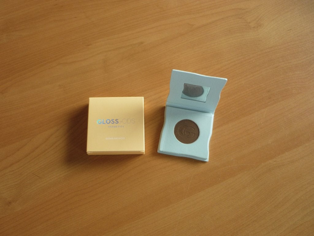 Glossgods cosmetics Cloud bronzer On a cloudy day, Ophalen of Verzenden, Nieuw, Bruin, Gehele gezicht