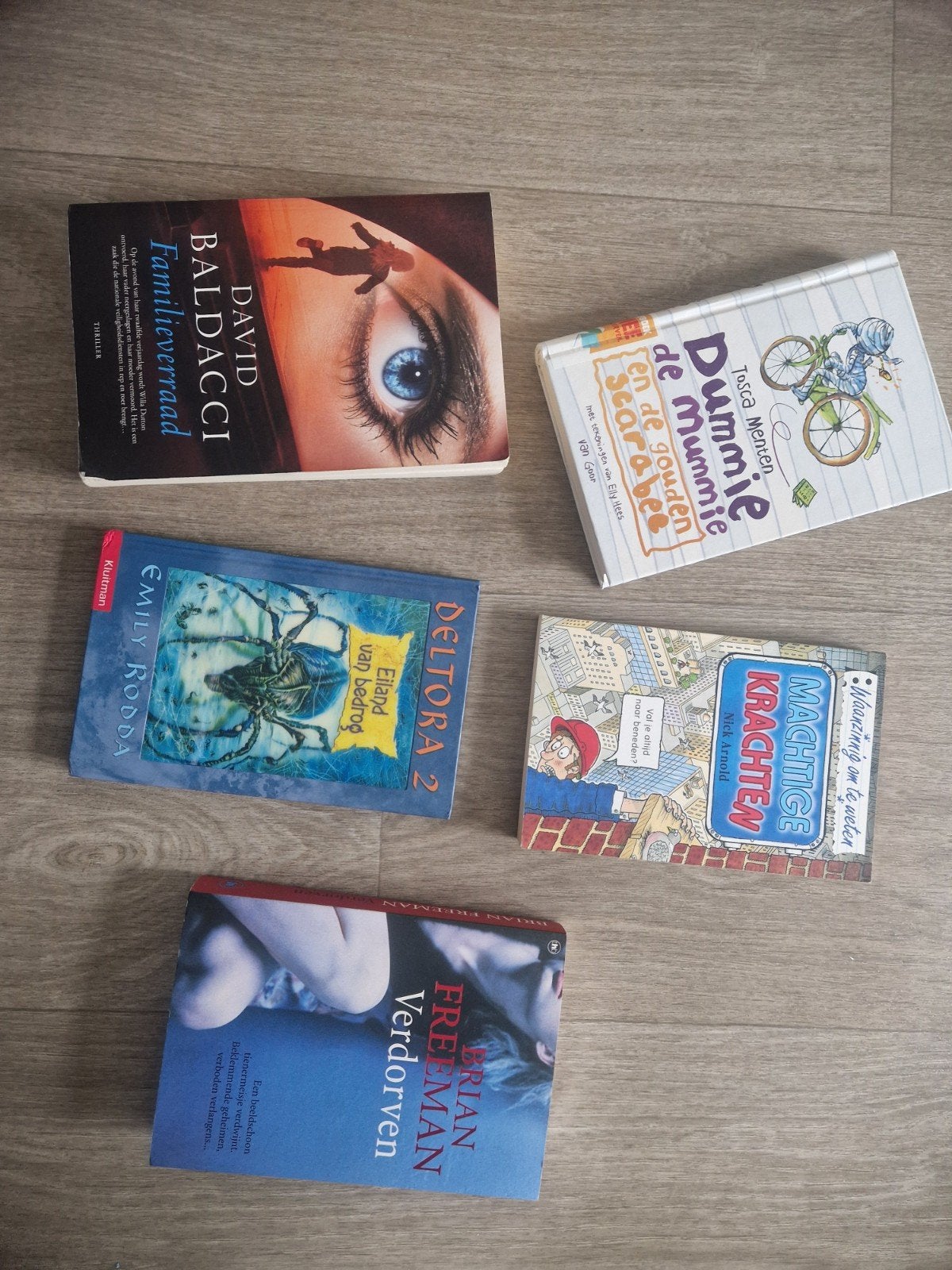 Diverse boeken: thrillers, jeugdboeken en meer, Boeken, Ophalen, Gelezen