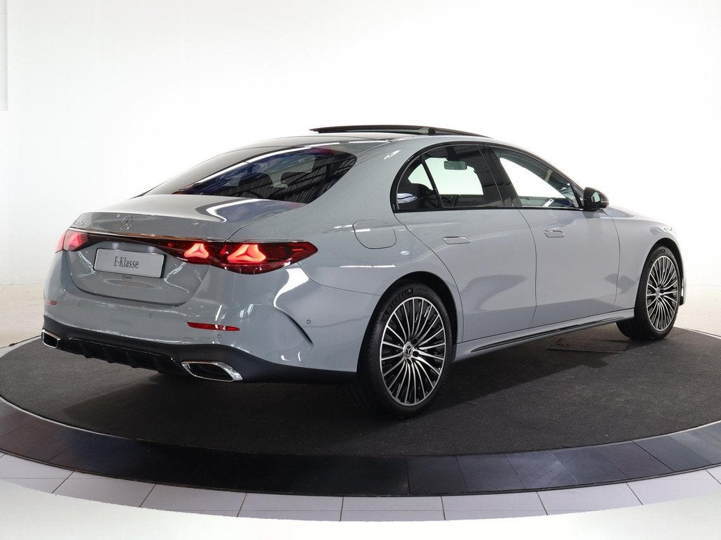 Mercedes-Benz E-klasse 300e Sport Edition | Panoramaschuifda, Auto's, Mercedes-Benz, Automaat, Achterwielaandrijving, Automatische klimaatregeling