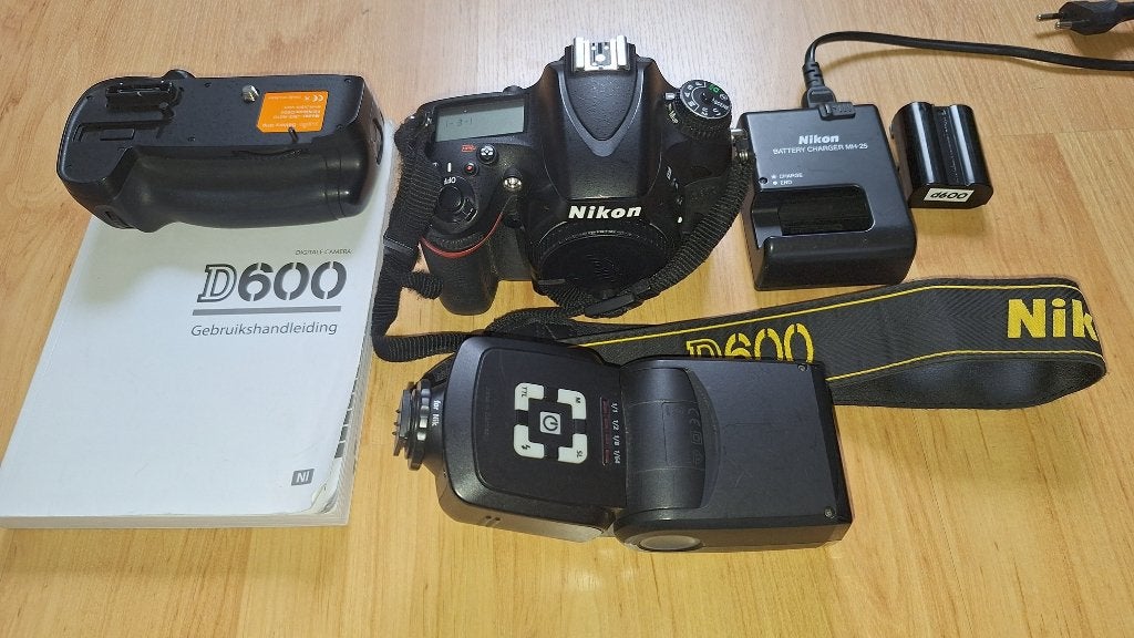 Nikon D600, Audio, Tv en Foto, Fotocamera's Digitaal, Spiegelreflex, Ophalen of Verzenden, Zo goed als nieuw, Nikon