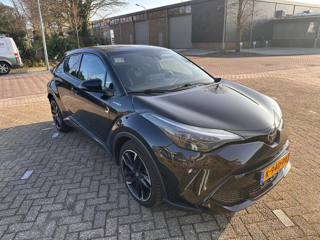 Toyota C-HR 2.0 Hybrid 184pk CVT 2021 GR sport.Zwart, Parkeerassistent, 725 kg, Euro 6, 4 cilinders