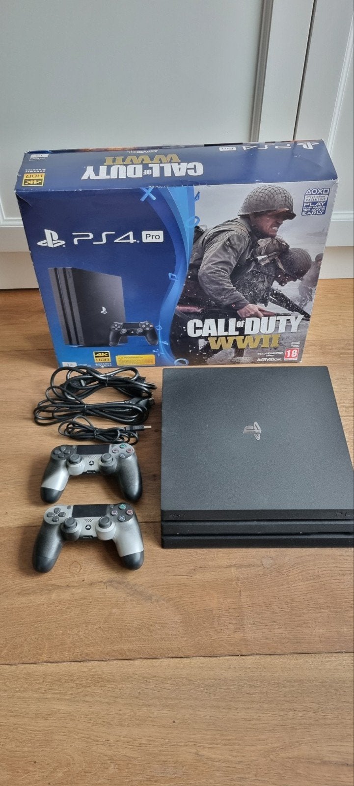 Playstation 4 Pro (1TB) + 2 custom controllers, Ophalen, Met 2 controllers, Zo goed als nieuw, 1 TB