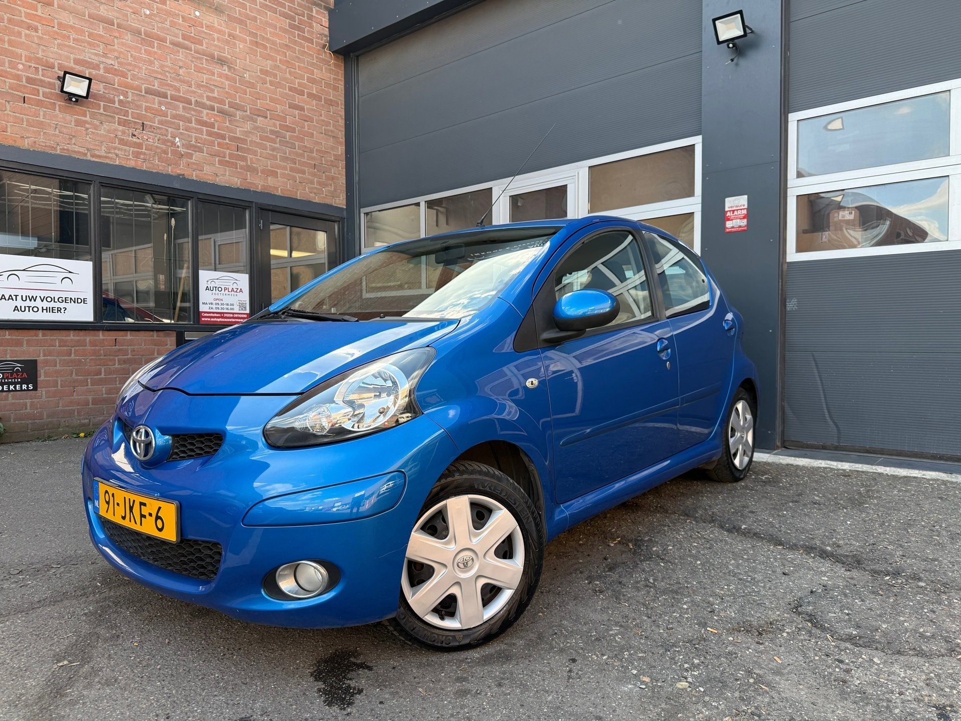 Toyota Aygo 1.0-12V Dynamic Blue, Voorwielaandrijving, Gebruikt, 68 pk, Origineel Nederlands