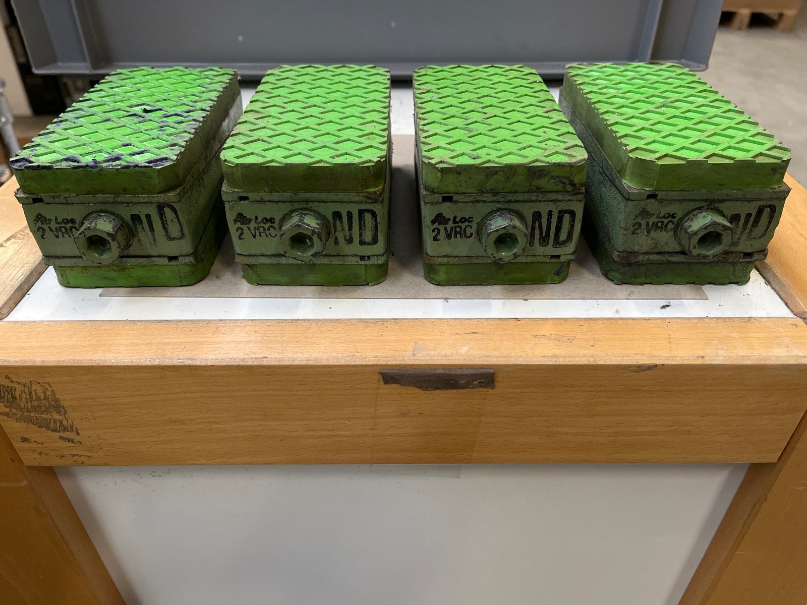Airloc Wedgmount 2 VRC Trillingsdempers / Precisie Levelers, Ophalen of Verzenden, Airloc wedgmount, Email, Adres