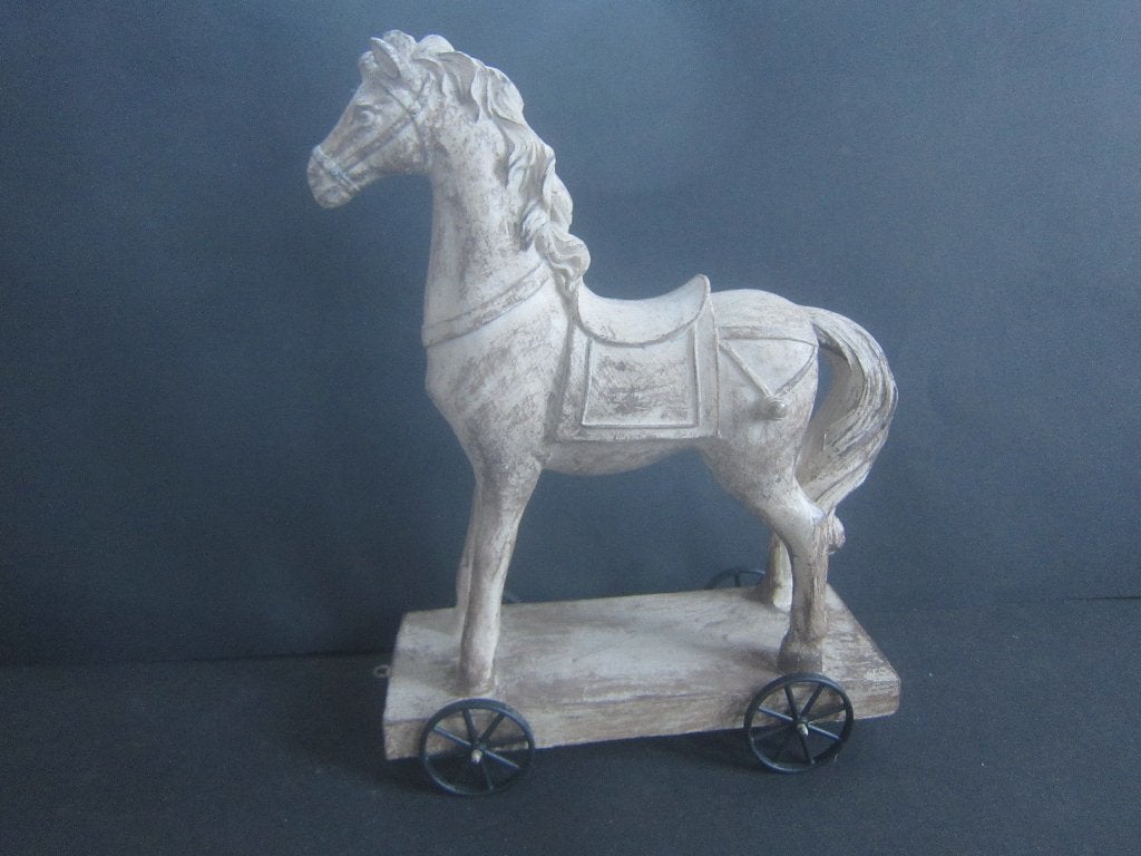 beeld van een paard op wielen 30 cm. hoog decoratie HOUT, Handgemaakt, Ophalen of Verzenden, Zoogdier, 20 - 50 cm