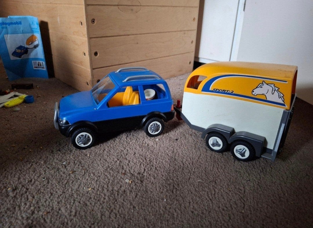 playmobiel personenauto met paardentrailer. 5223, Ophalen, Zo goed als nieuw