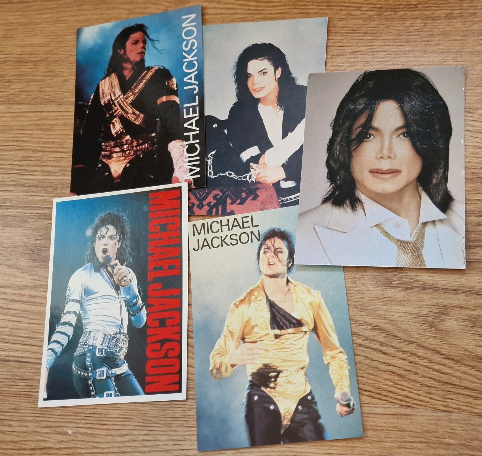 Set van 5 Michael Jackson ansichtkaarten, Verzenden