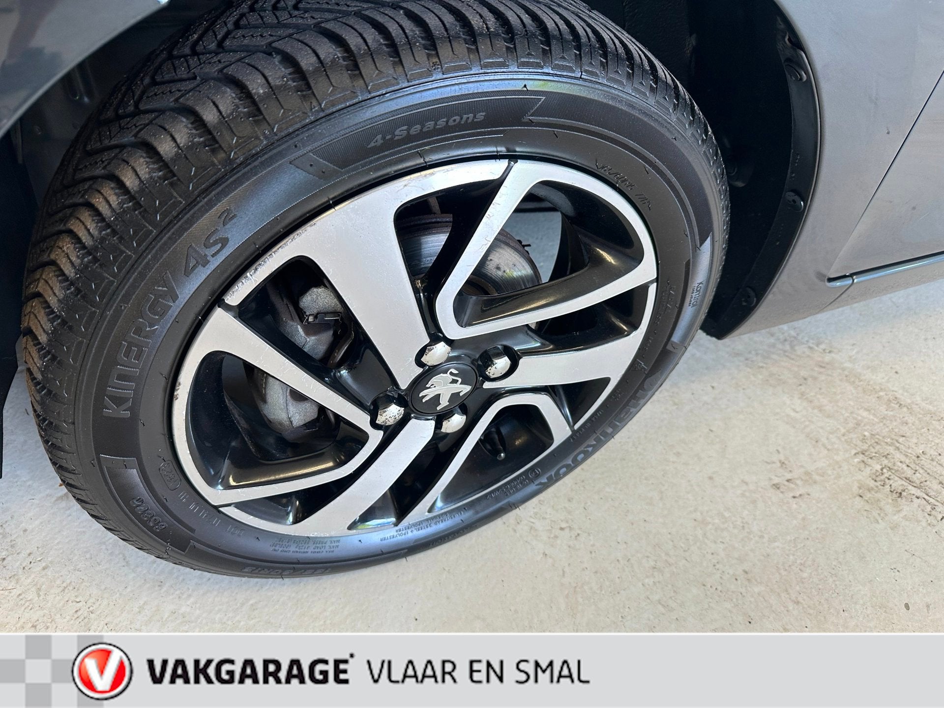 Peugeot 108 1.0 VTi Allure 17.000KM-Automaat-5 deurs-Camera-, Auto's, Euro 5, Stof, Gebruikt, 4 stoelen