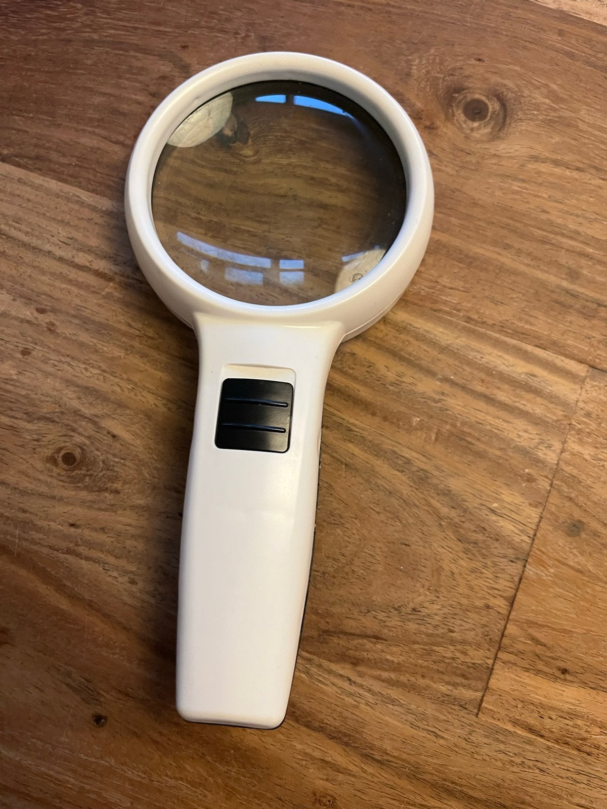 Loep met lampje - Vergrootglas met LED verlichting, Ophalen, Gebruikt, Vergrootglas of Loep