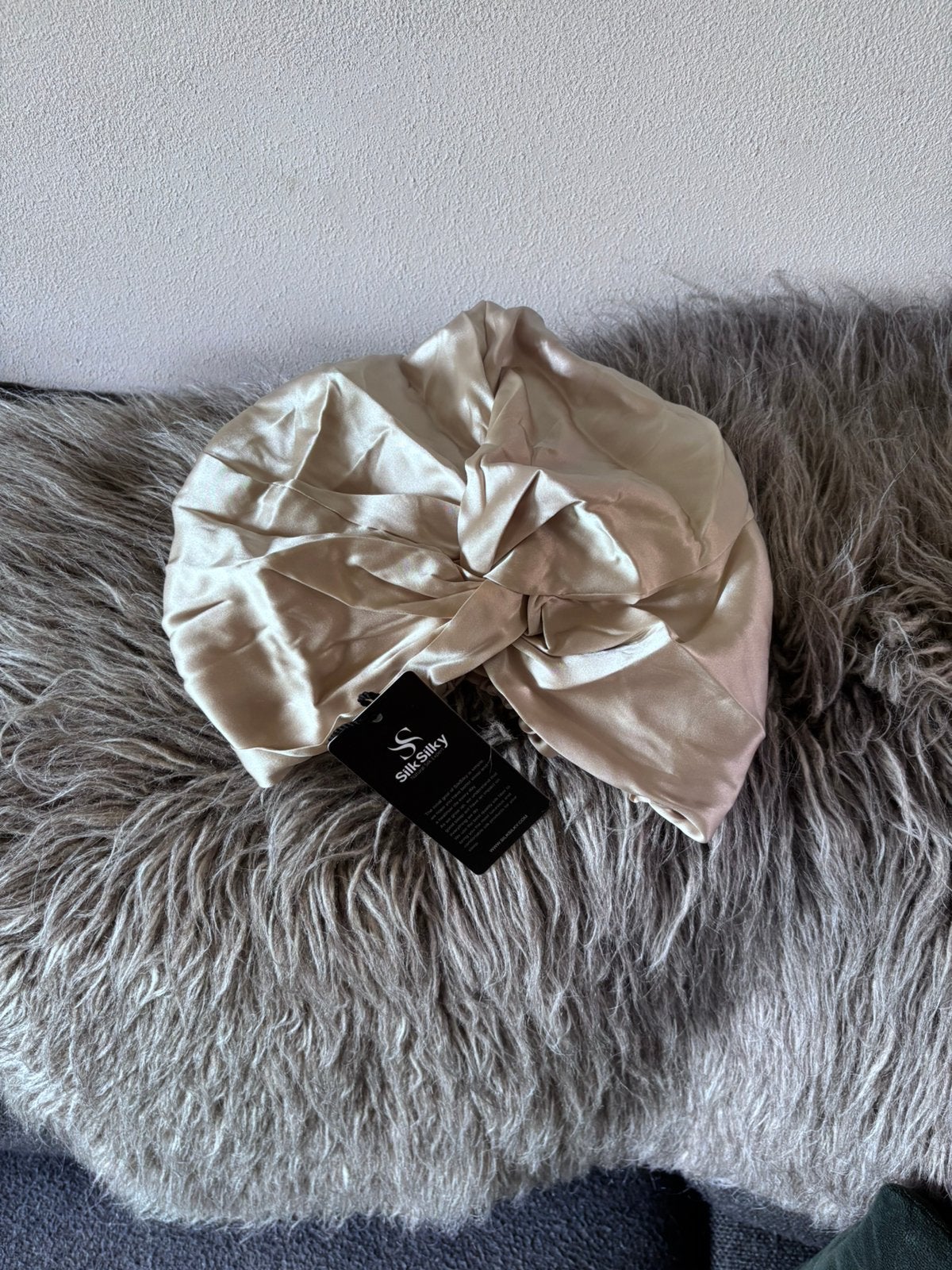 Haar Bonet SilkSilky 100% pure moerbei zijde beige - Nieuw!, Ophalen of Verzenden, Nieuw, Overige typen