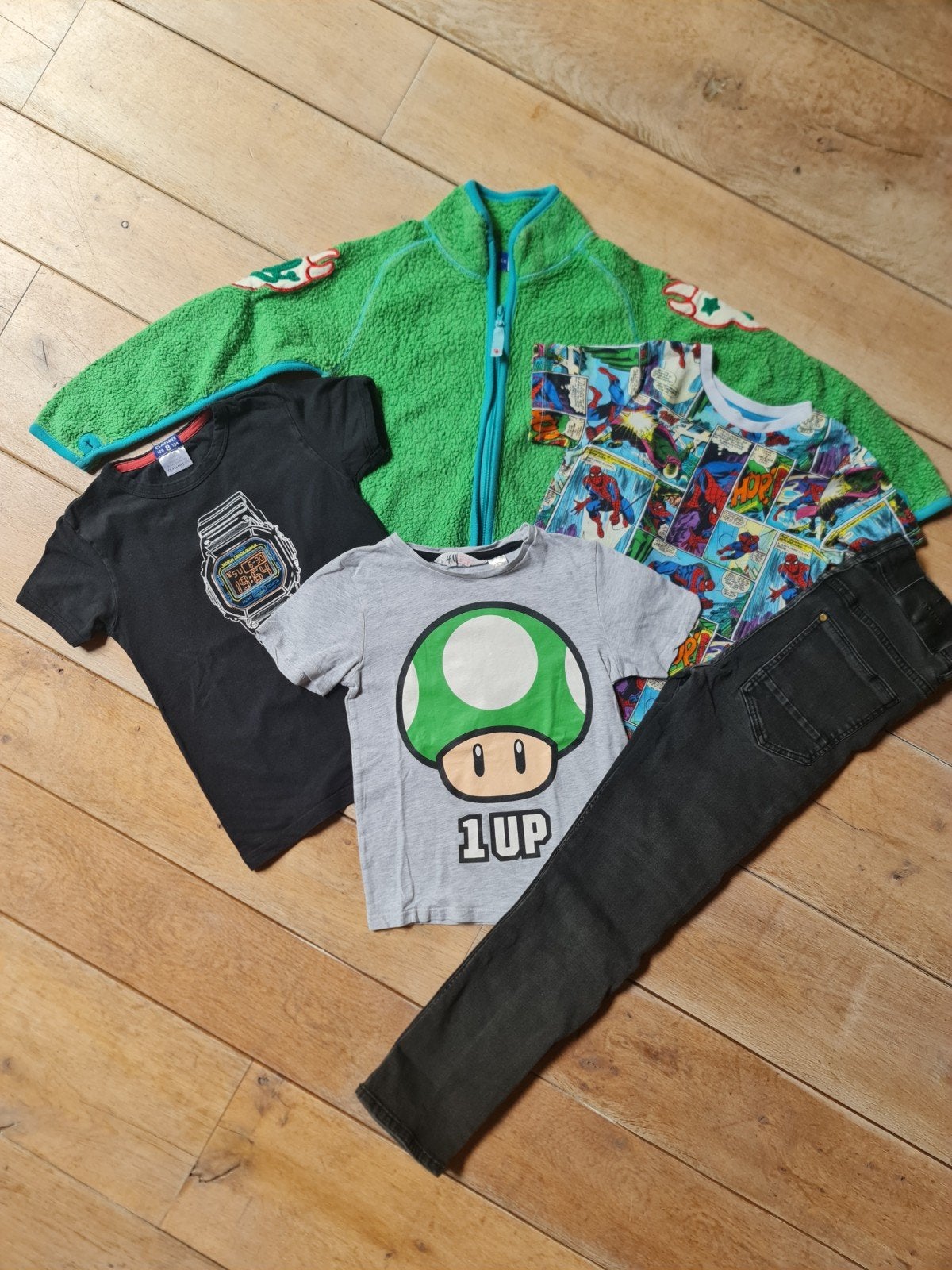 Jongens kledingpakket: spijkerbroek, fleecevest, T-shirts, Ophalen of Verzenden, Gebruikt, Jongen