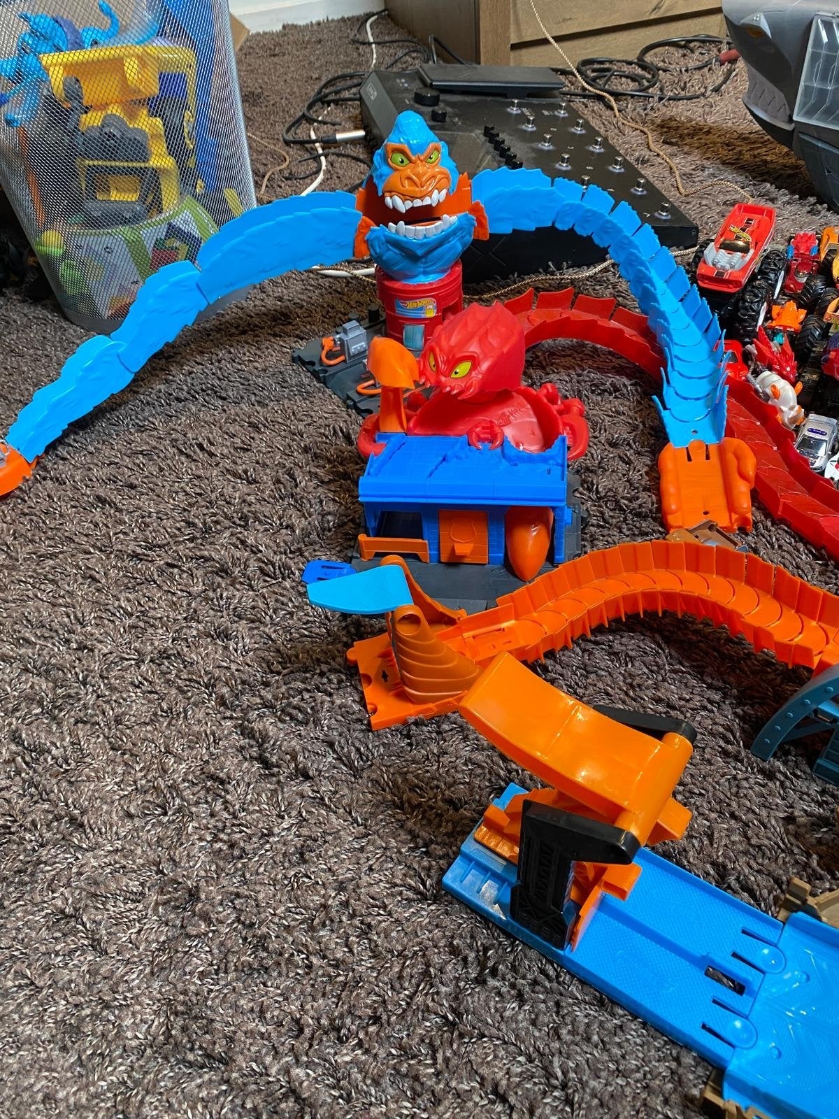 Grote Hot Wheels Speelgoed Set met Banen en Auto's, Ophalen, Gebruikt