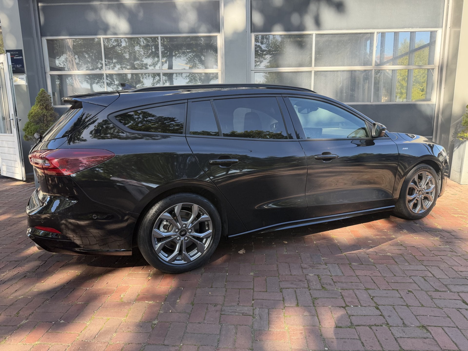 Ford FOCUS Wagon 1.0 EcoBoost Hybrid ST Line Automaat Stoel, Dealer onderhouden, Stof, Gebruikt, 1404 kg